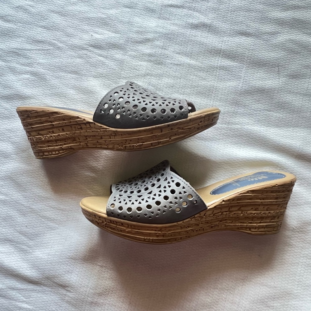 Spring Step Gray Platform Wedges - Picture 3 of 12